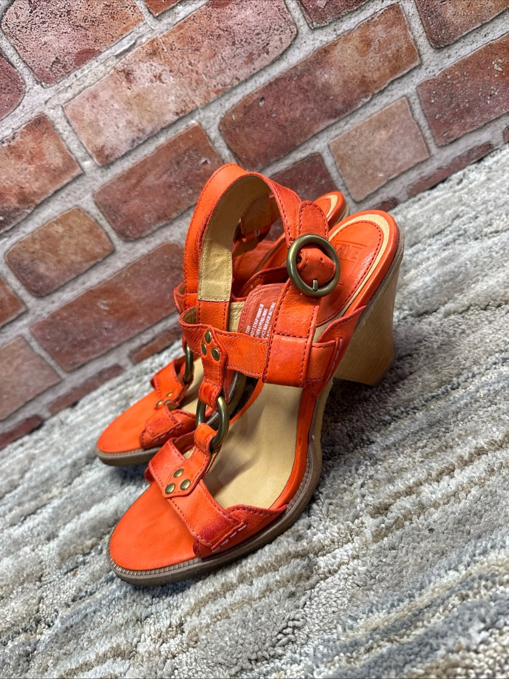 Frye Womens Leather T-Strap Heeled Sandals Size 9 M Orange